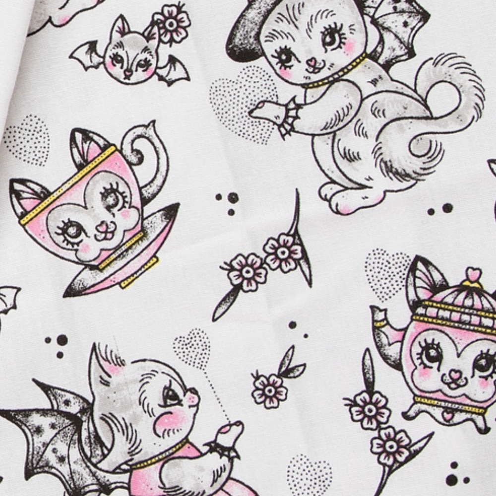 Sourpuss Batty Witch Winged Cat Teapot Hearts Bats Teacups Kitchen Towel 2pc Set - Picture 5 of 5